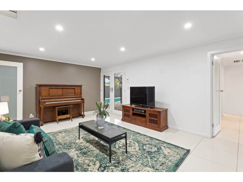 23 Tania Drive, Aberfoyle Park SA 5159