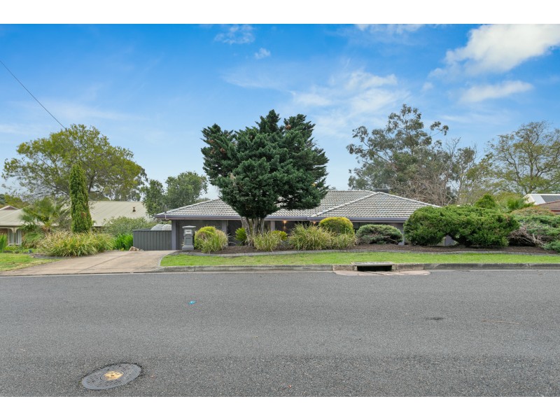 23 Tania Drive, Aberfoyle Park SA 5159