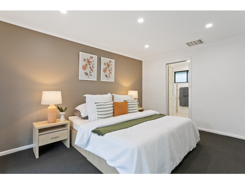 23 Tania Drive, Aberfoyle Park SA 5159