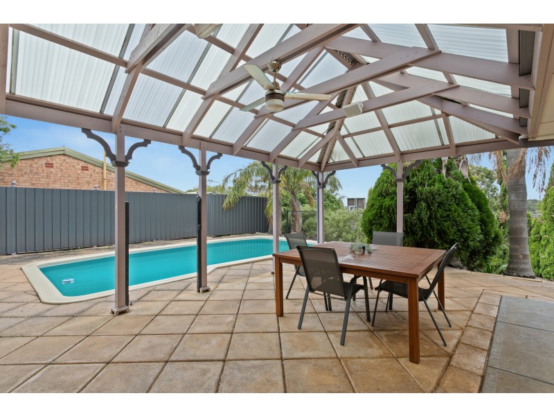 23 Tania Drive, Aberfoyle Park SA 5159