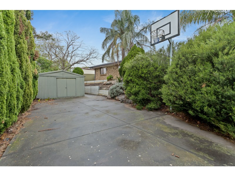 23 Tania Drive, Aberfoyle Park SA 5159