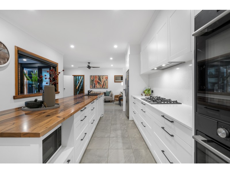 1 Pritchard Court, Flagstaff Hill SA 5159