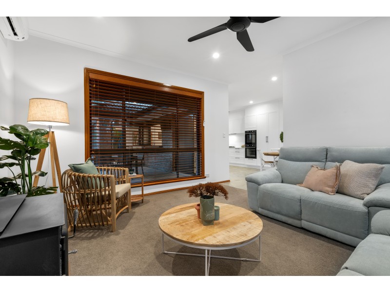 1 Pritchard Court, Flagstaff Hill SA 5159