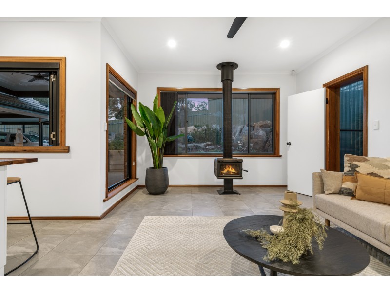 1 Pritchard Court, Flagstaff Hill SA 5159