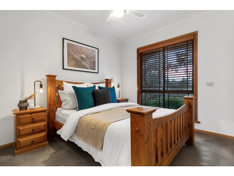 1 Pritchard Court, Flagstaff Hill SA 5159