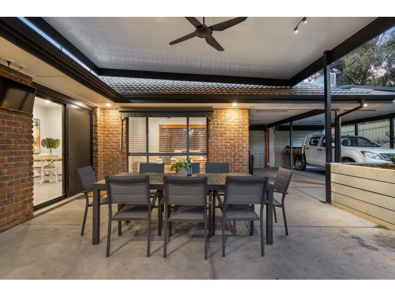 1 Pritchard Court, Flagstaff Hill SA 5159