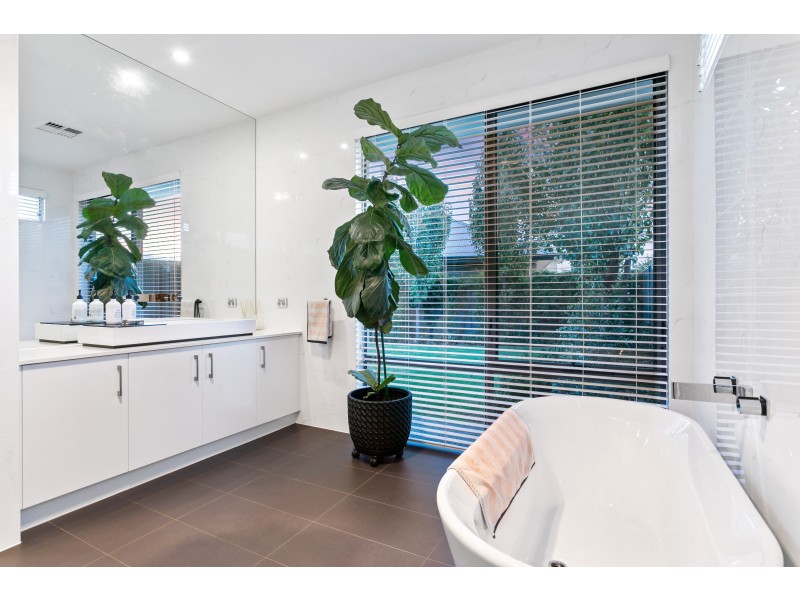 14 Macquarie Parade, Meadows SA 5201