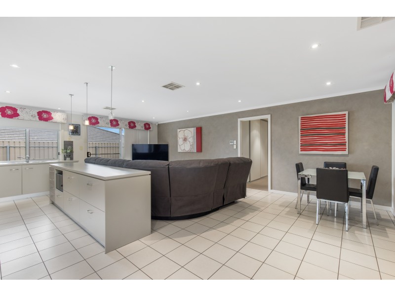 5 Esperance Boulevard, Seaford Rise SA 5169