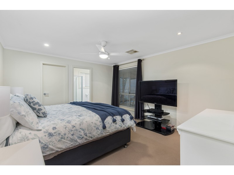 5 Esperance Boulevard, Seaford Rise SA 5169