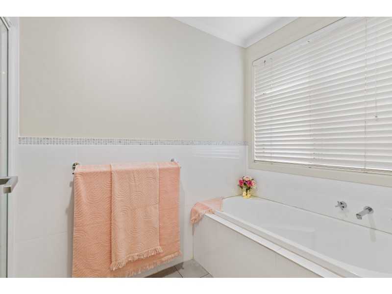 5 Esperance Boulevard, Seaford Rise SA 5169