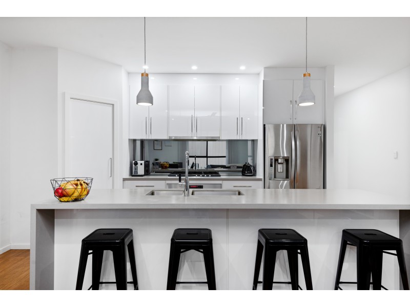 5A Ambrosini Circuit, Woodcroft SA 5162