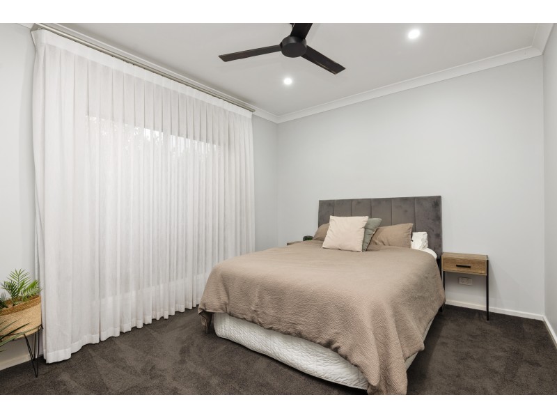 5A Ambrosini Circuit, Woodcroft SA 5162