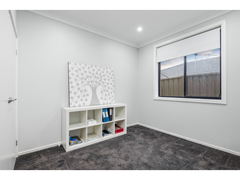 5A Ambrosini Circuit, Woodcroft SA 5162