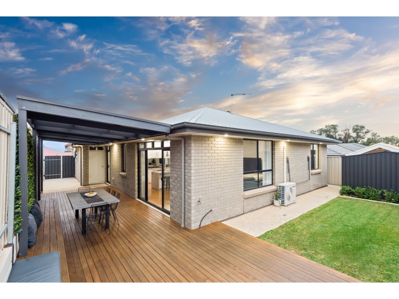 5A Ambrosini Circuit, Woodcroft SA 5162