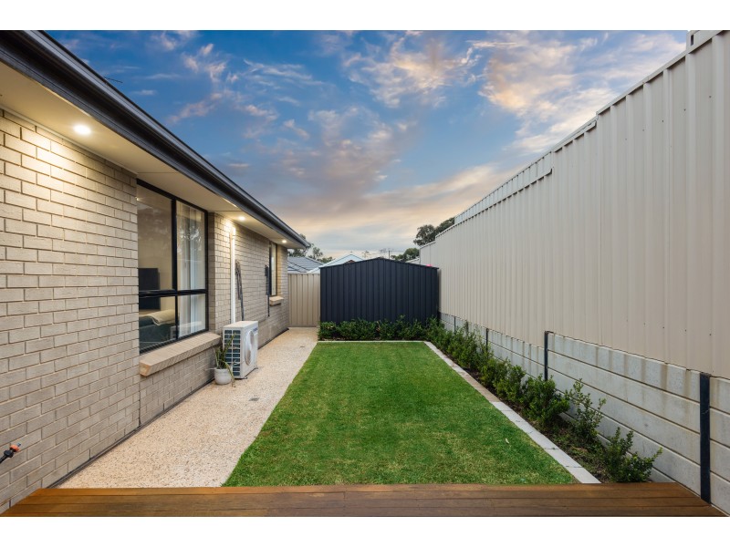 5A Ambrosini Circuit, Woodcroft SA 5162