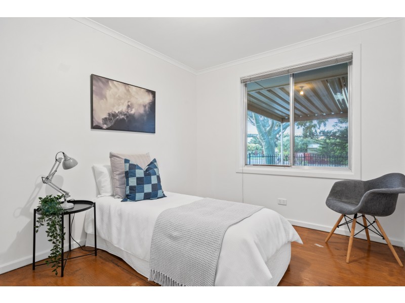 17 Dominic Crescent, Morphett Vale SA 5162