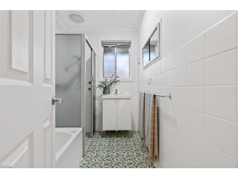 17 Dominic Crescent, Morphett Vale SA 5162