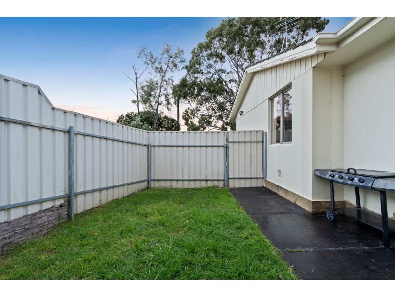 17 Dominic Crescent, Morphett Vale SA 5162