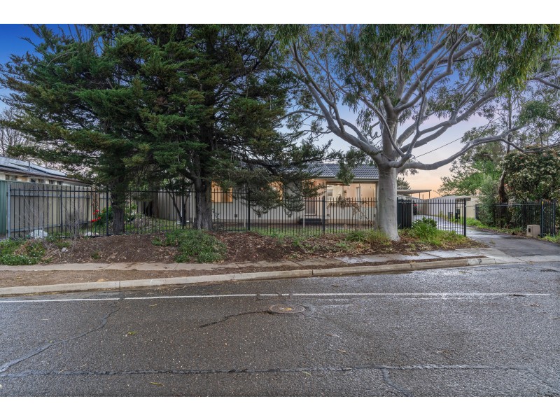 17 Dominic Crescent, Morphett Vale SA 5162