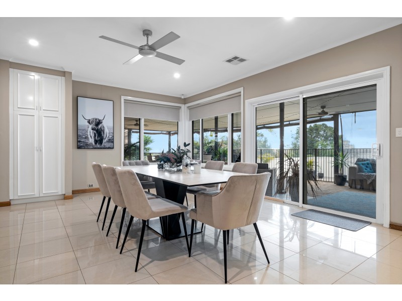 48 Horseshoe Drive, Woodcroft SA 5162