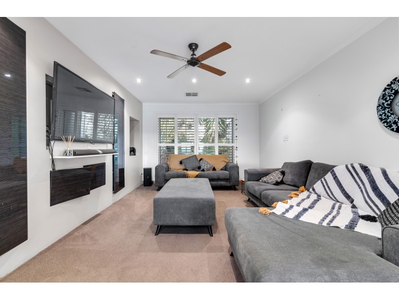 48 Horseshoe Drive, Woodcroft SA 5162