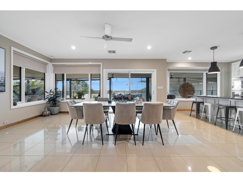 48 Horseshoe Drive, Woodcroft SA 5162