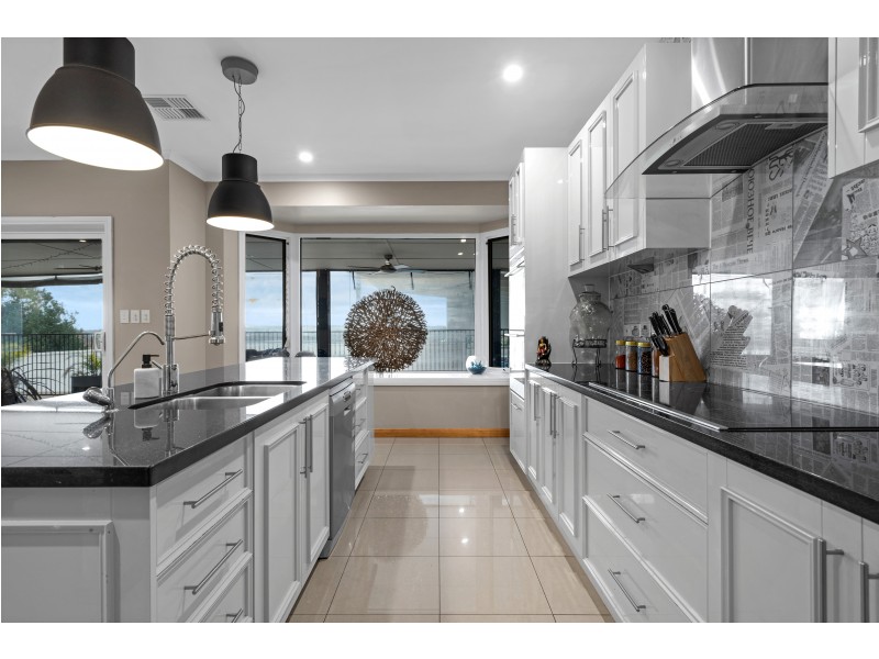 48 Horseshoe Drive, Woodcroft SA 5162