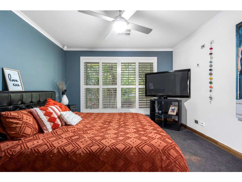 48 Horseshoe Drive, Woodcroft SA 5162