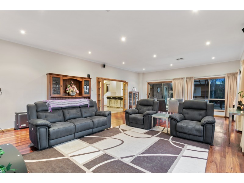 6 Headland Crescent, Woodcroft SA 5162