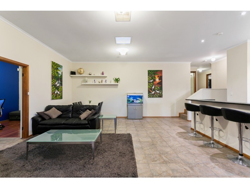 6 Headland Crescent, Woodcroft SA 5162