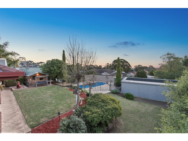 6 Headland Crescent, Woodcroft SA 5162