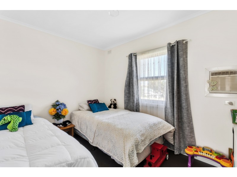 15 Borraga Street, O’sullivan Beach SA 5166