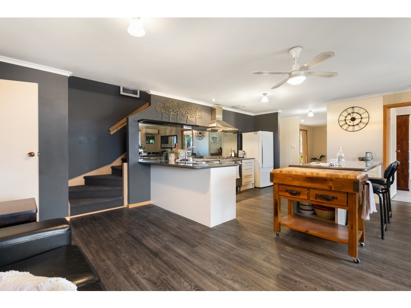 1 Ashford Court, Moana SA 5169