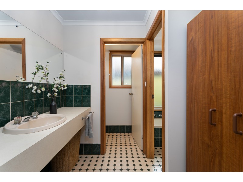 1 Ashford Court, Moana SA 5169