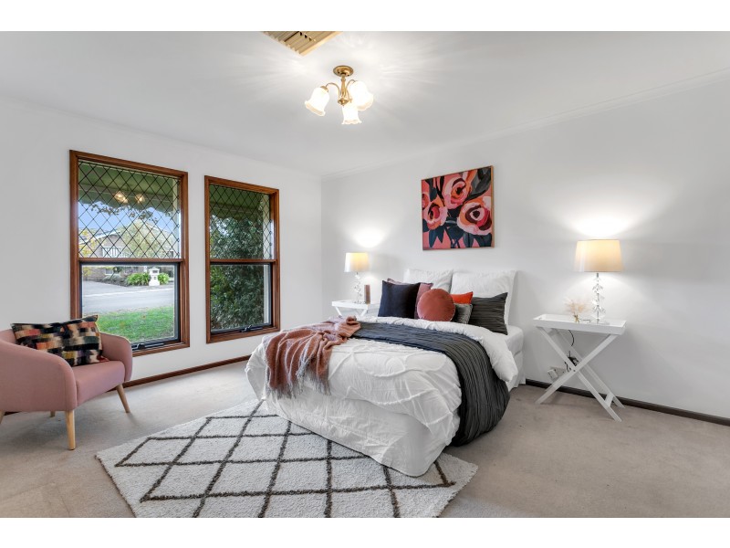 8 Middlebrook Court, Woodcroft SA 5162