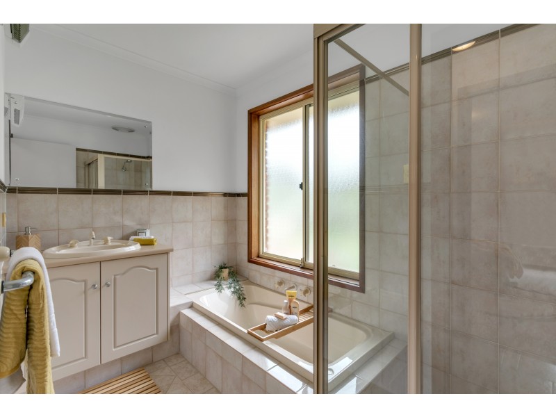 8 Middlebrook Court, Woodcroft SA 5162