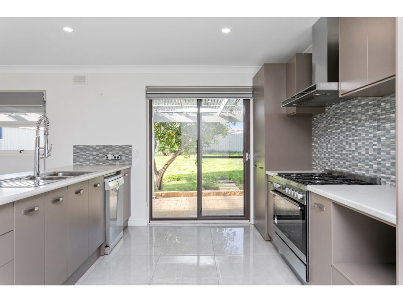 14 Vine Street, Morphett Vale SA 5162