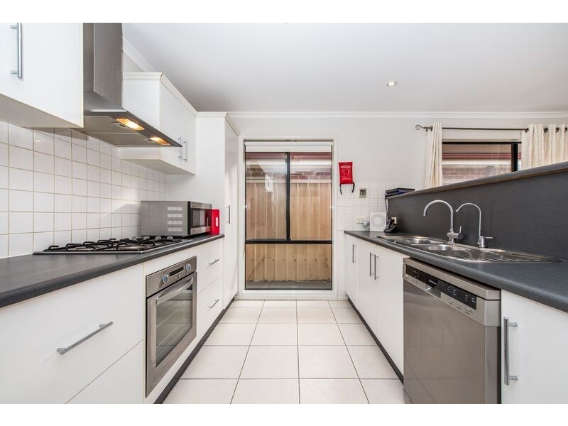 22 New York Rd, Aberfoyle Park SA 5159