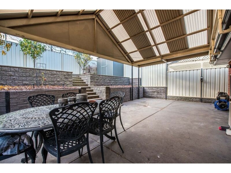 22 New York Rd, Aberfoyle Park SA 5159