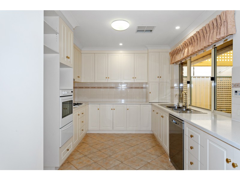 6 Earls Court, Craigburn Farm SA 5051