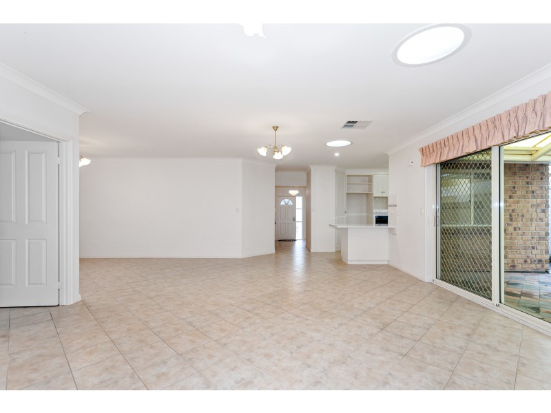 6 Earls Court, Craigburn Farm SA 5051