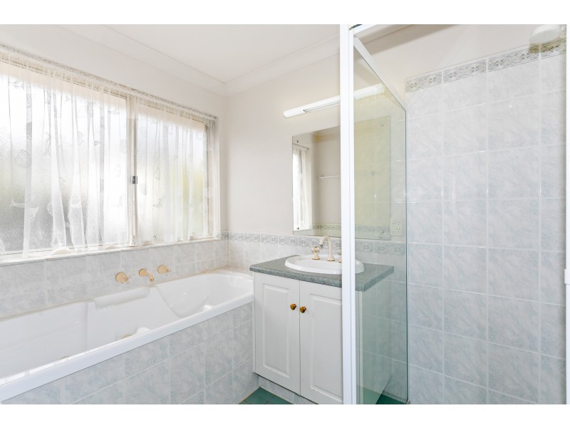 6 Earls Court, Craigburn Farm SA 5051