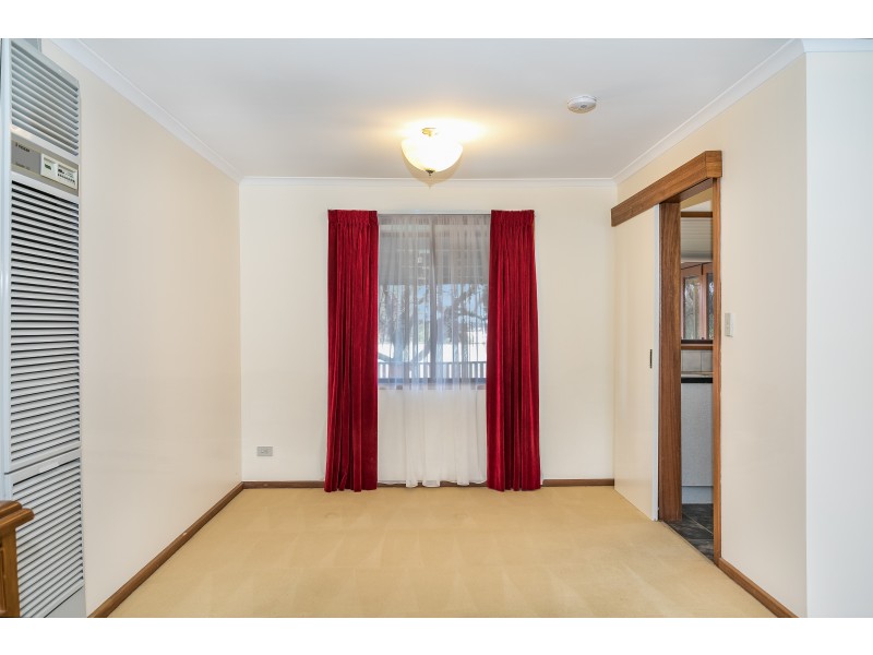 16 Queens Way, Woodcroft SA 5162