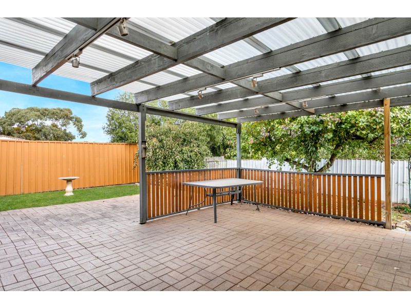 16 Queens Way, Woodcroft SA 5162