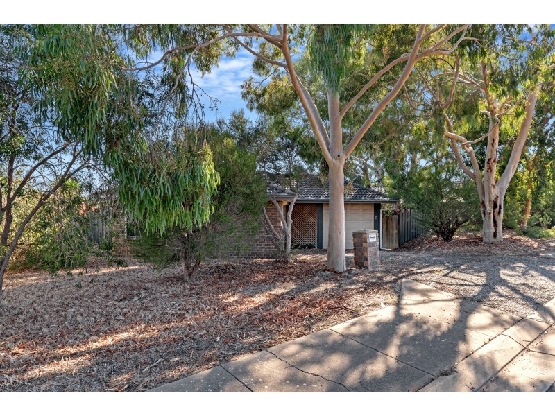 15 Madigan Crescent, Woodcroft SA 5162