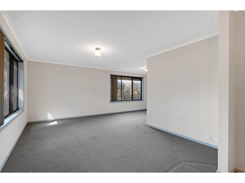 15 Madigan Crescent, Woodcroft SA 5162