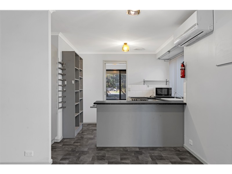 15 Madigan Crescent, Woodcroft SA 5162