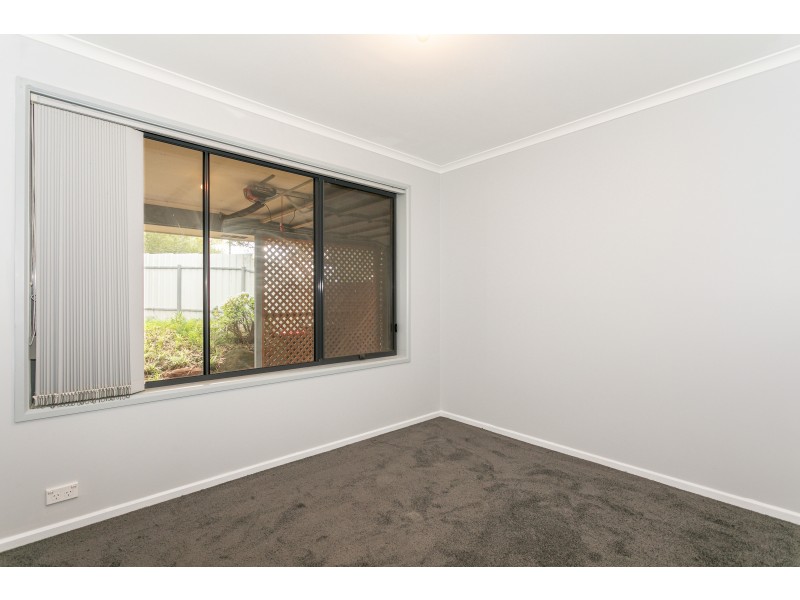 15 Madigan Crescent, Woodcroft SA 5162