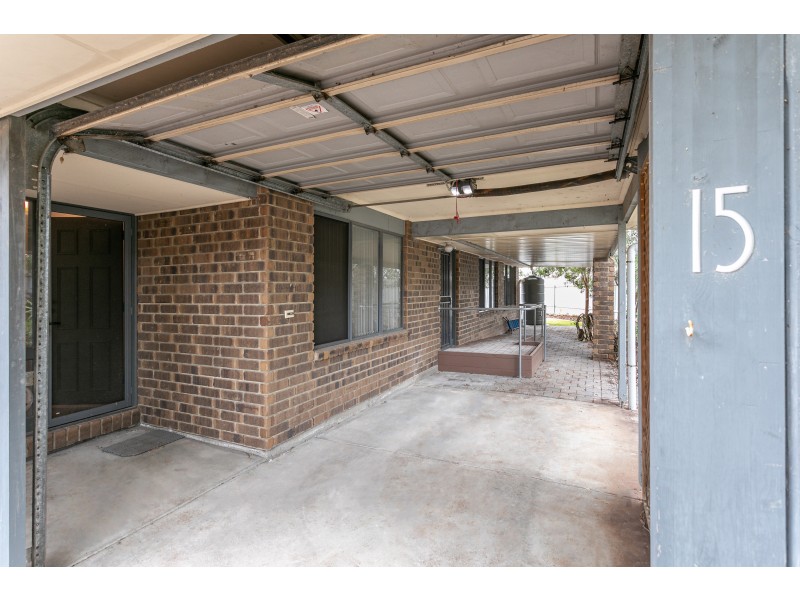15 Madigan Crescent, Woodcroft SA 5162