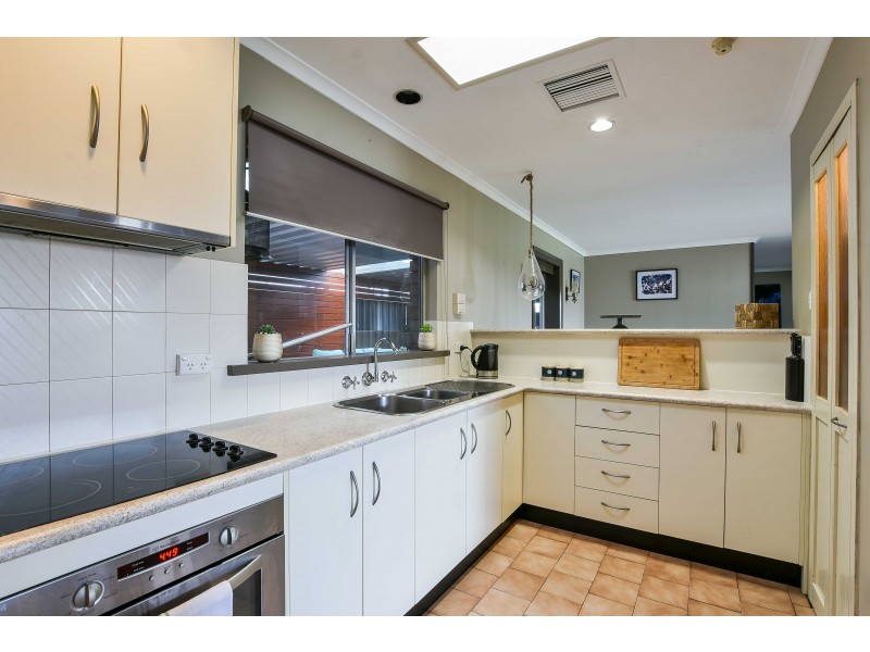 10 Hollins St, Old Noarlunga SA 5168